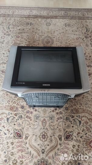 Телевизор Samsung или тумба с подсветкой