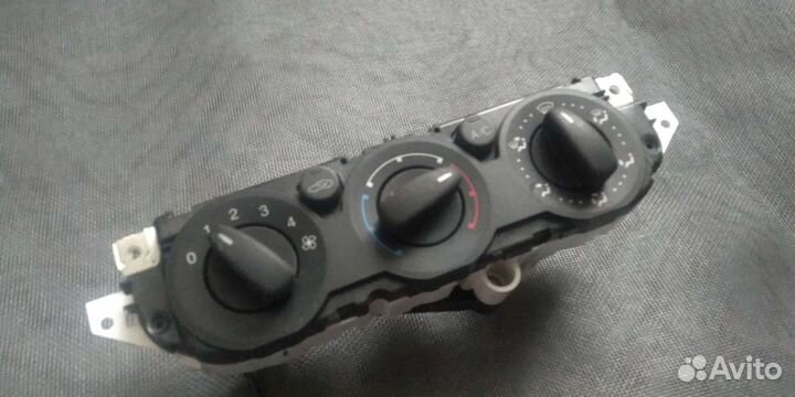 Блок управления отопителем форд фокус 2