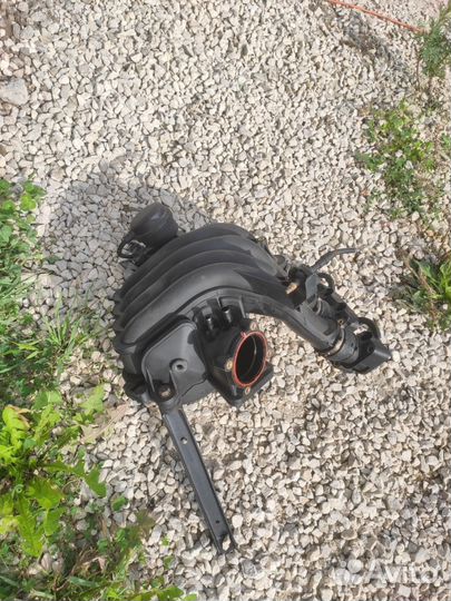 Коллектор впускной Volkswagen Passat B5 1.6