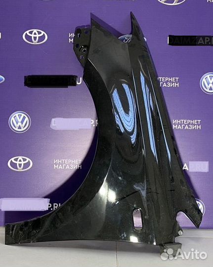 Крыло левое черное Volkswagen Polo