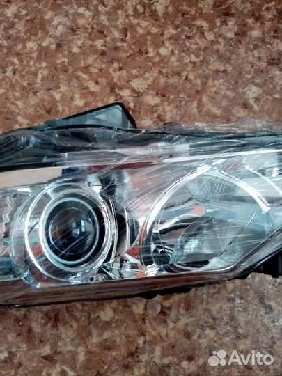 Фара левая на Toyota Camry