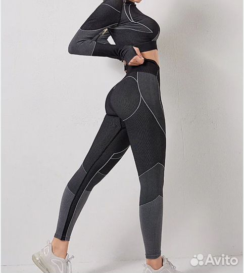 Спортивный костюм женский