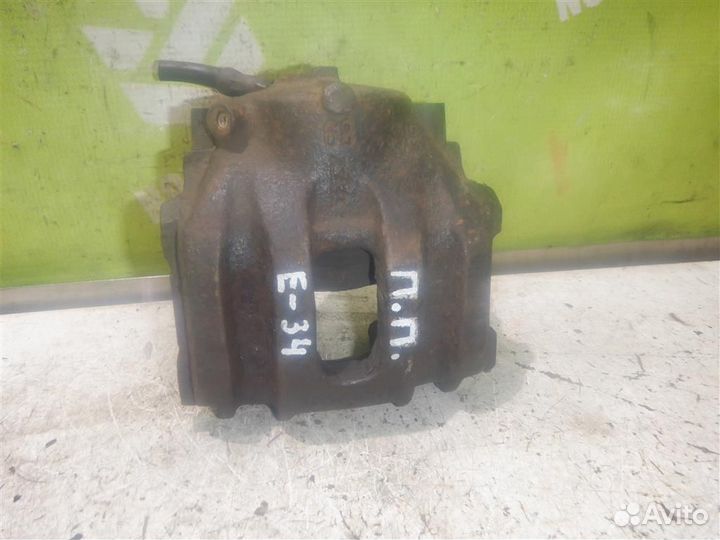 Суппорт передний правый бмв Е34