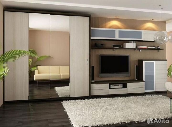 Зеркальный шкаф