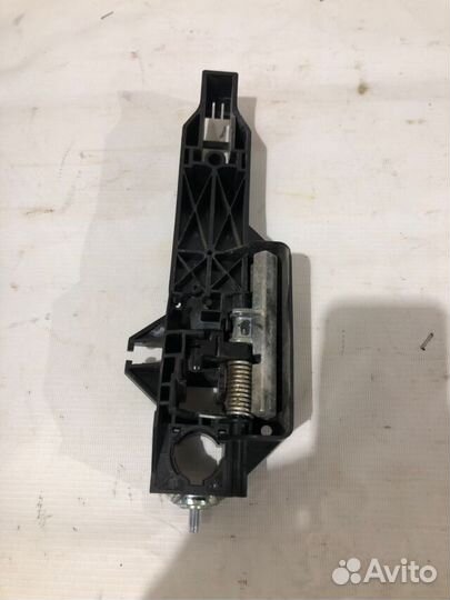 Кронштейн ручки двери задний левый ваз (LADA) vest