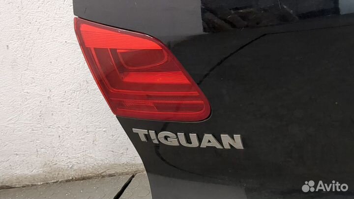 Щеткодержатель Volkswagen Tiguan, 2012