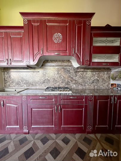Кухня выставочный образец с фрезеровкой прямая