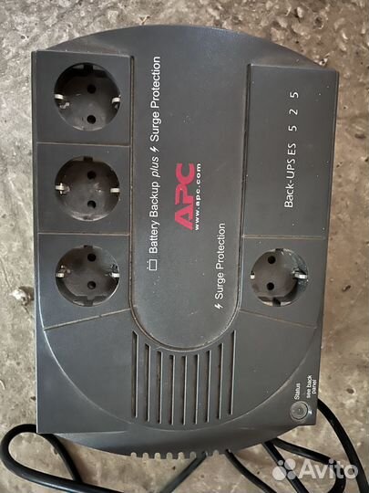 Источник бесперебойного питания APC BE525-RS