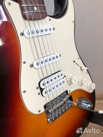 Электрогитара Fender Standard Stratocaster HSS RW