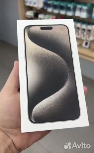 Телефон iPhone 15 pro и 15 pro Max