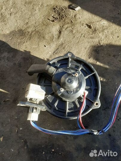 Моторчик печки Mazda Demio