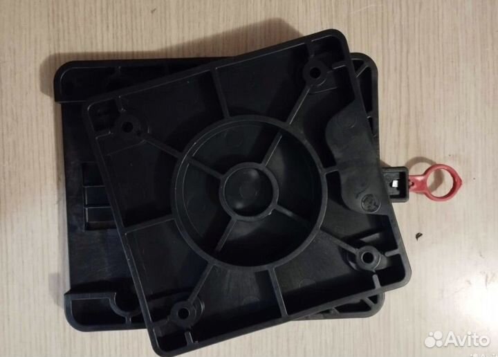 Поворотный механизм для сиденья в лодку