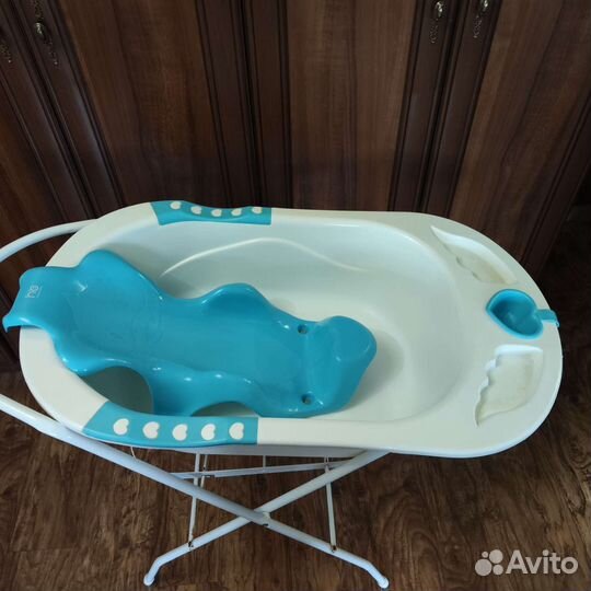 Ванночка для купания с подставкой