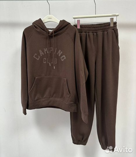 Спортивный костюм