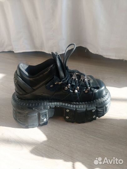 Кроссовки newrock