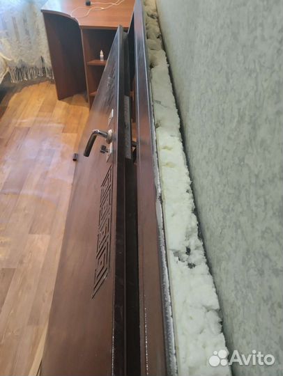 Продаю входную дверь,Вертикаль,размер 960*205