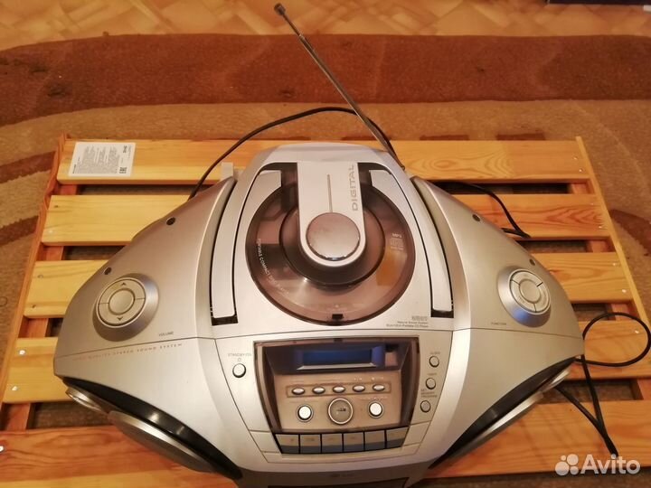 Магнитола 3 в 1-м LG CD-M371AX под ремонт