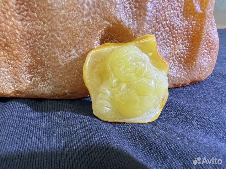 Бог Хотей из Балтийского янтаря