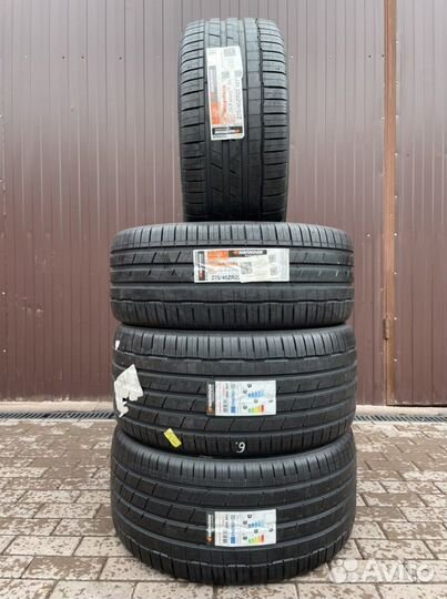 Hankook Ventus S1 Evo3 SUV K127A 315/35 R22 и 275/40 R22 111Y