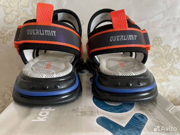 Босоножки новые размер 34