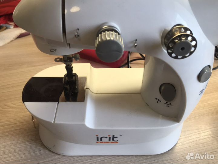 Мини швейная машинка