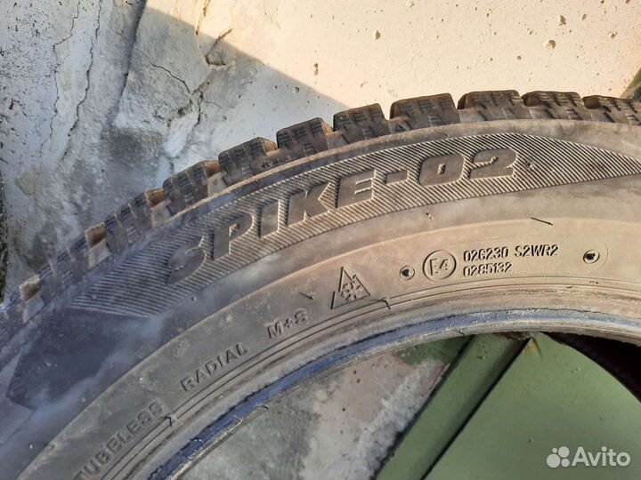 Bridgestone Blizzak Spike-02 215/55 R17 98T