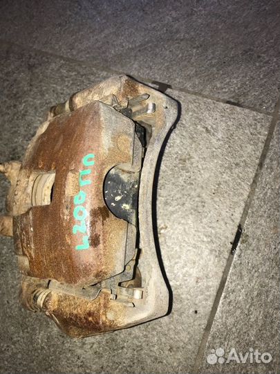 Суппорт передний правый Mitsubichi L200 4N15 2017