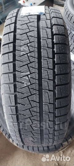 Pirelli Formula Ice FR 235/45 R18 98T