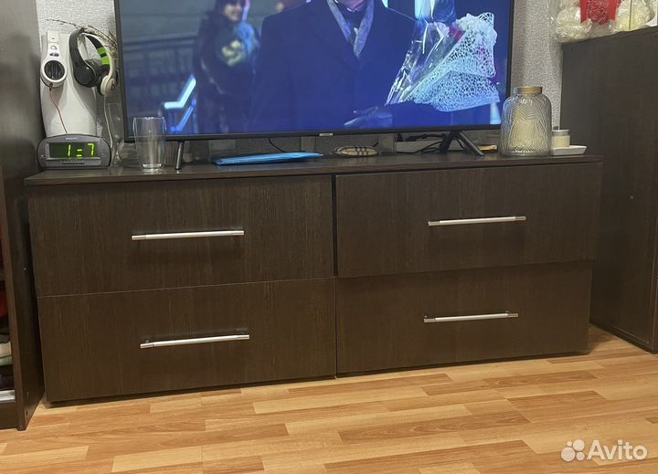 Телевизионная тумба