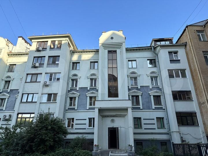 3-к. квартира, 110 м², 1/5 эт.