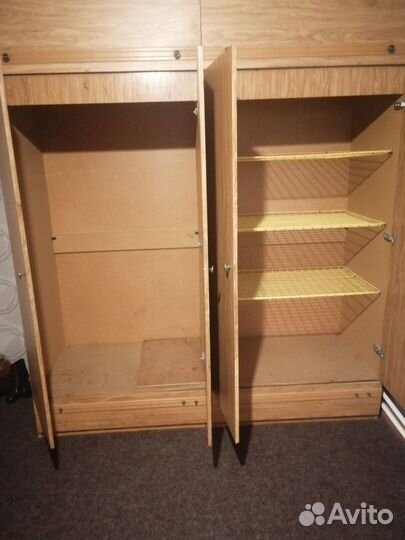 Шкаф
