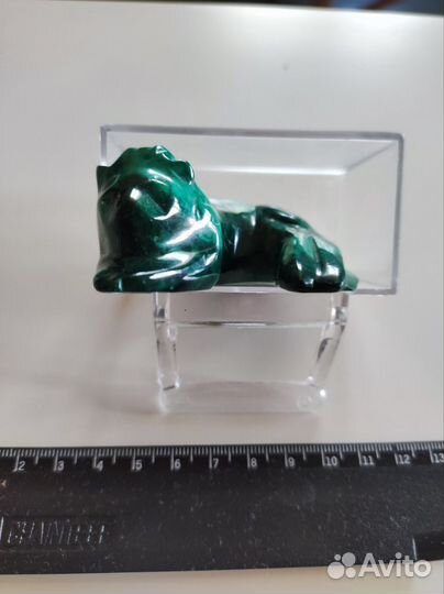 Фигурка из натурального малахита Лев