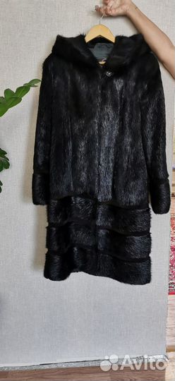 Шуба из нутрии с капюшоном
