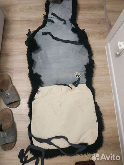 Меховая накидка на сиденье автомобиля