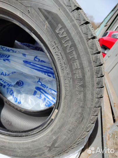 Dunlop Winter Maxx SJ8 215/65 R16 98R