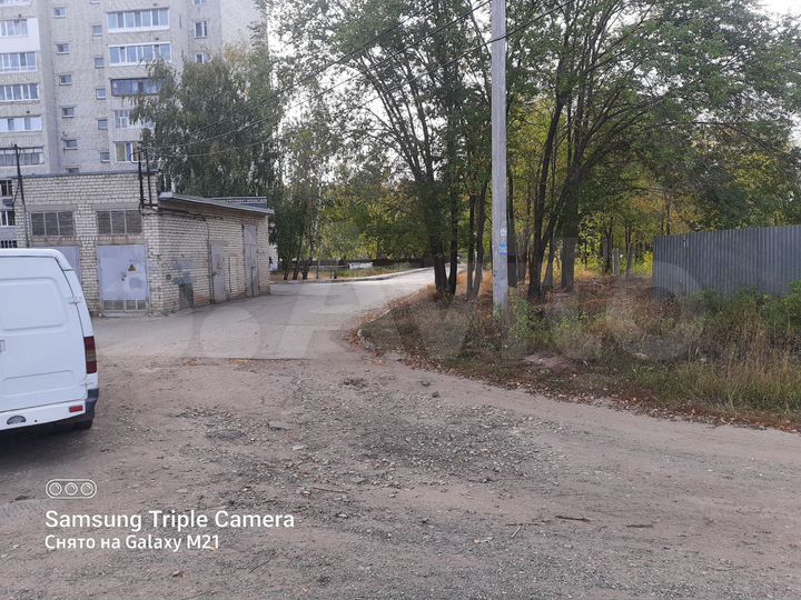 Гараж, > 30 м²