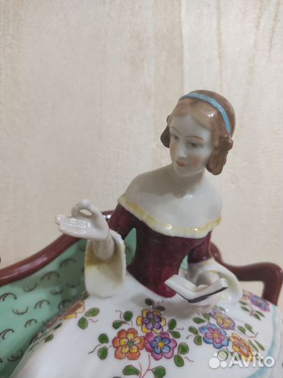 Антикварная фарфоровая статуэтка Германия