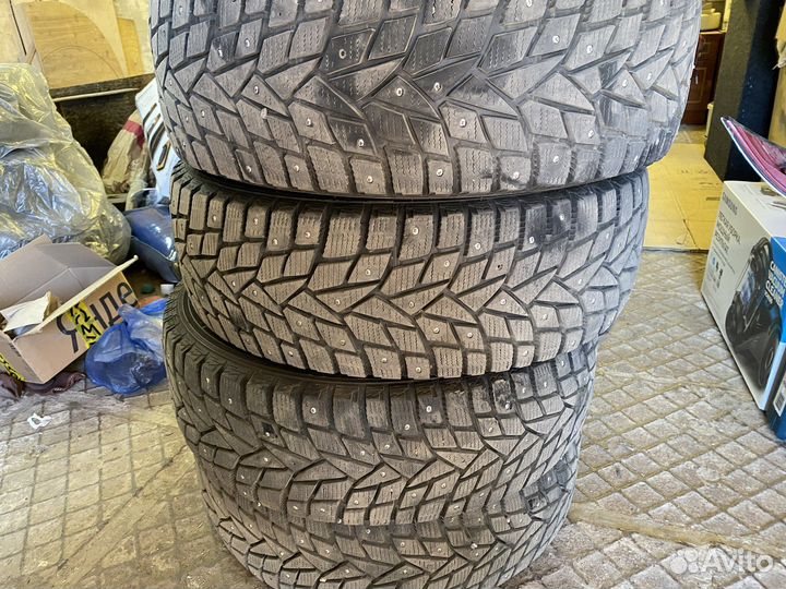 Dunlop Grandtrek Ice 02 215/65 R16