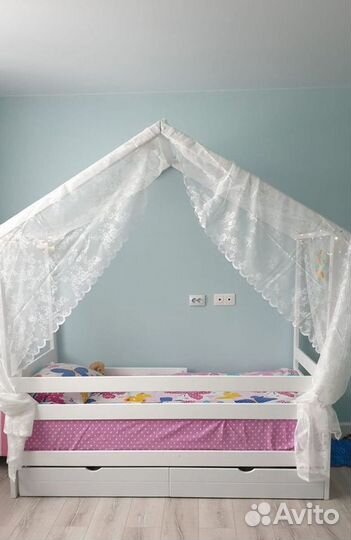 Детская кровать домик