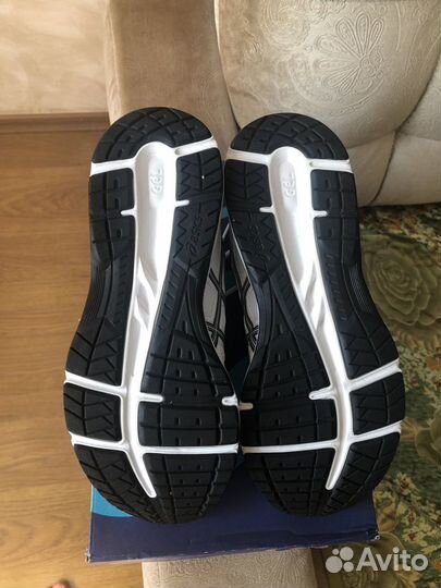 Кроссовки мужские asics 41р