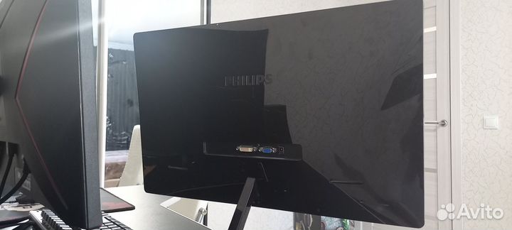 Монитор Philips