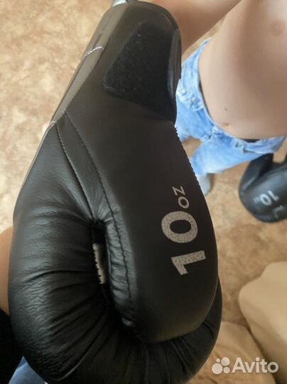 Боксерские перчатки