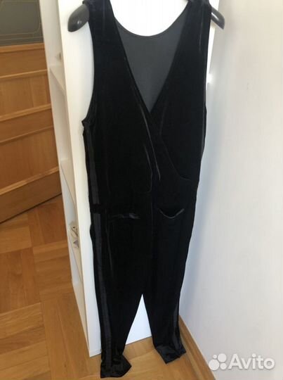 Бархатный комбинезон Mango