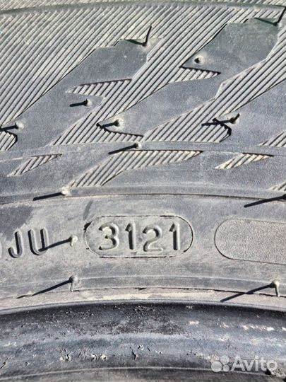 Nokian Tyres Hakkapeliitta 9 SUV 215/60 R17 100T