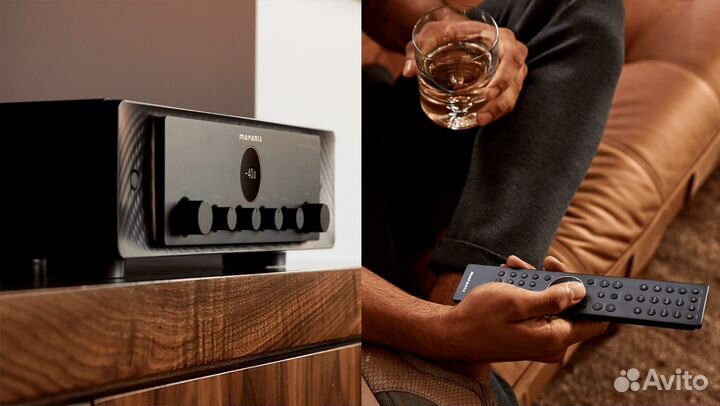 Интегральный усилитель Marantz Model 40n Black