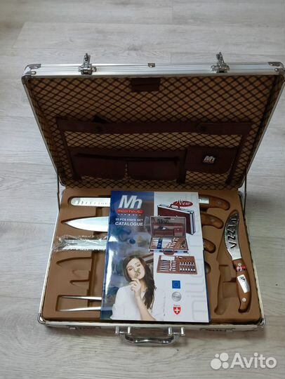 Набор для пикника в чемодане