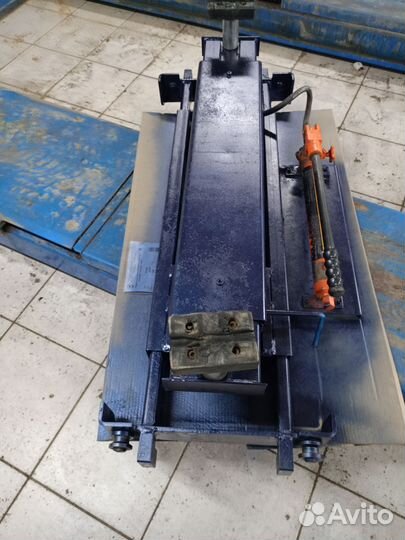 Подъëмник (траверса) на яму