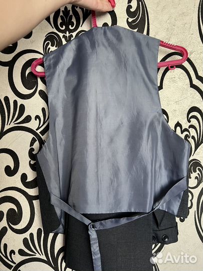 Школьный костюм для мальчика 134 серый