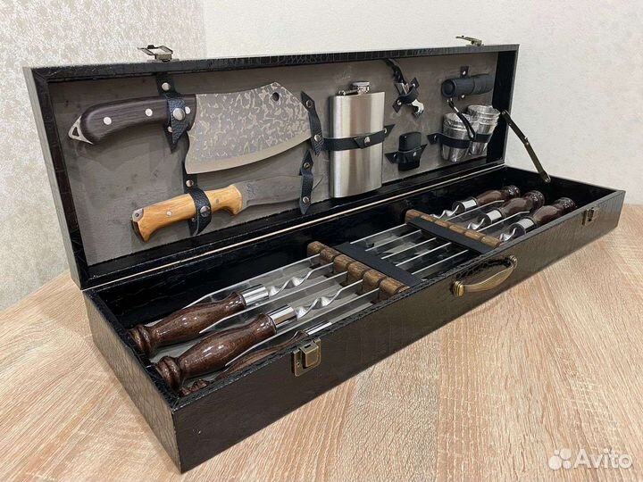 Подарочный шашлычный набор шампура нож