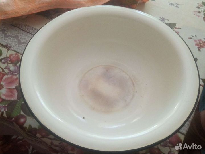 Эмалированный таз